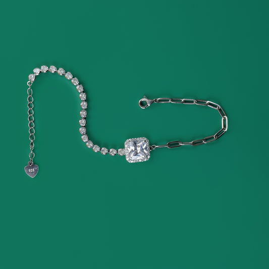 Luxe Solitaire Charm Bracelet – Adjustable 925 Silver with Zircon Sparkle