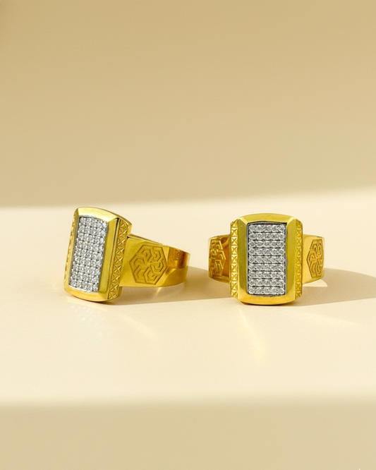 Luxury Gold Vermeil Men's Rectangular Signet Ring