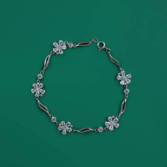 Bloom Shine Bracelet – Floral Zircon Elegance in 925 Silver
