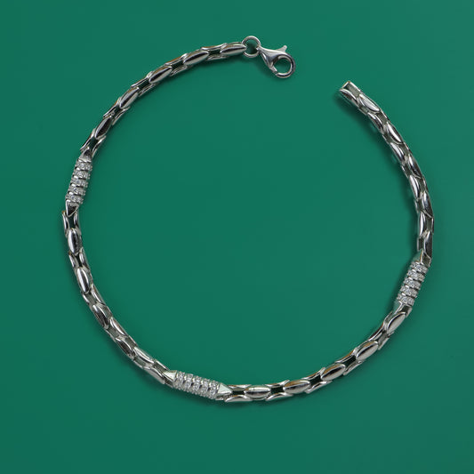 Sleek Shine Link Bracelet – 925 Silver with Embedded Zircon Highlights