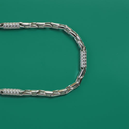 Sleek Shine Link Bracelet – 925 Silver with Embedded Zircon Highlights
