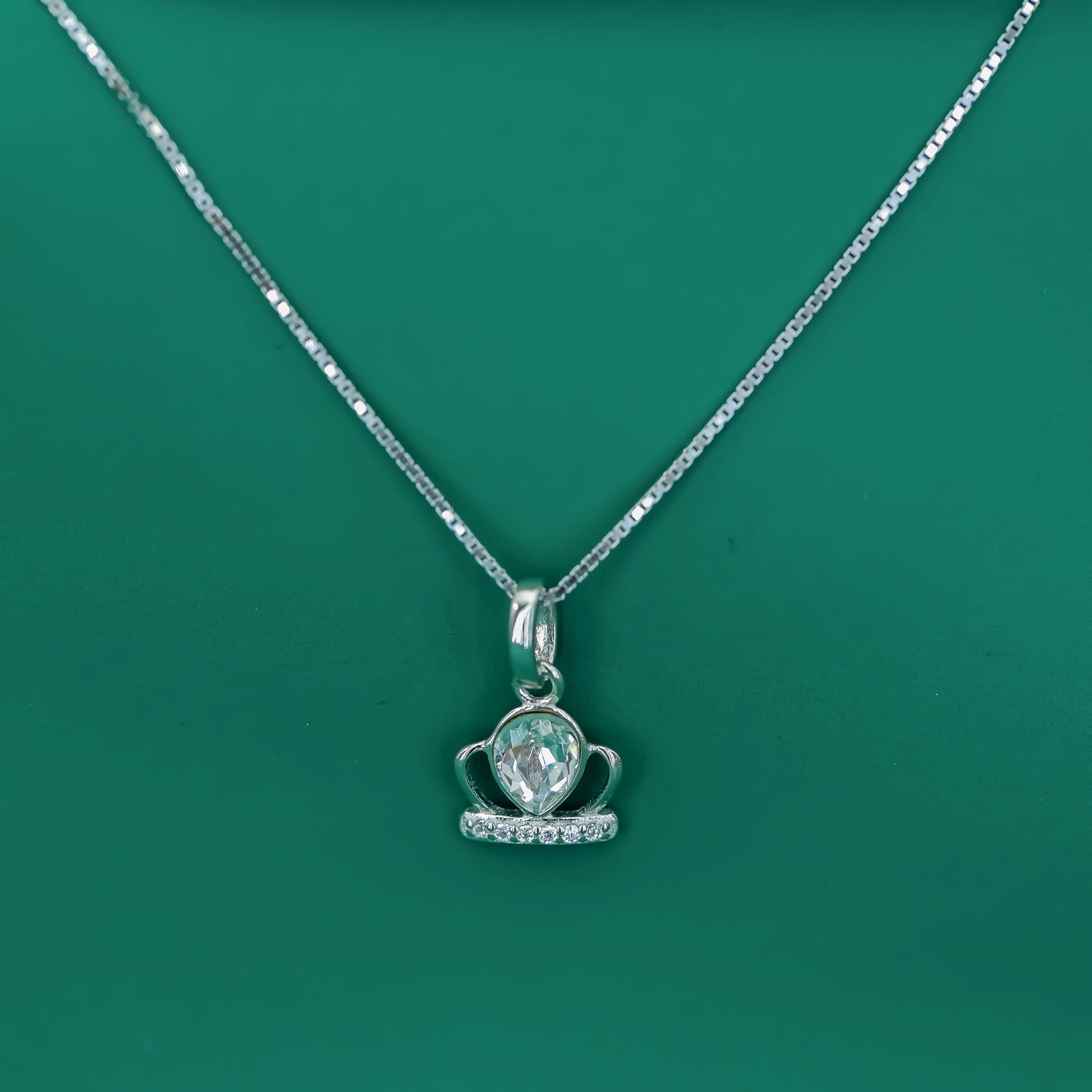 Crowned Grace 925 Silver Pendant Necklace - Zentara Jewels
